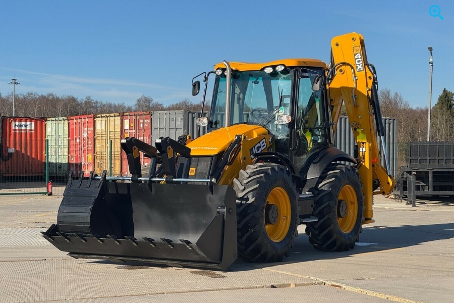 JCB 4СХ ECO на джойстике