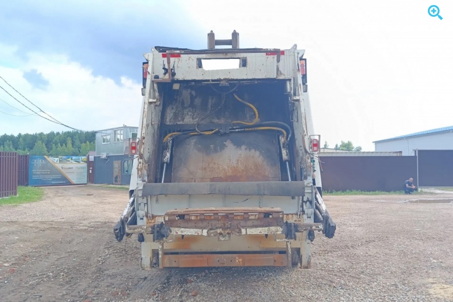 SCANIA Р310