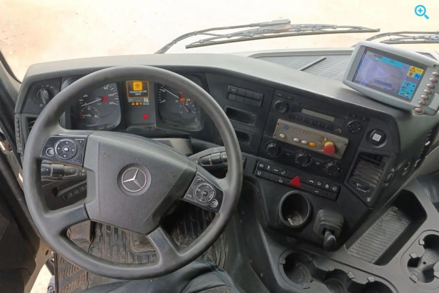 MERCEDES-BENZ 963