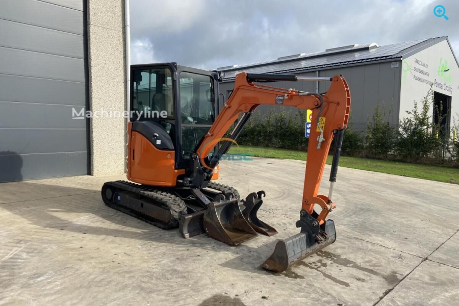 Мини-экскаватор Hitachi ZX26U-6 CR