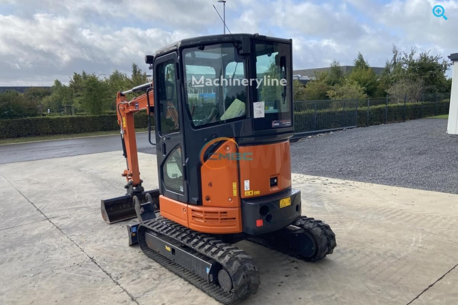 Мини-экскаватор Hitachi ZX26U-6 CR