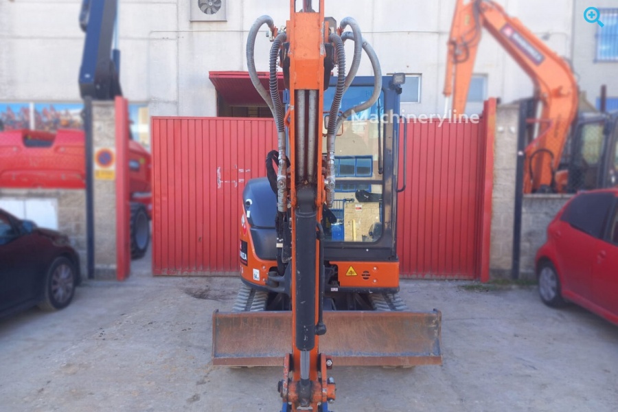 Мини-экскаватор Hitachi ZX33U-6