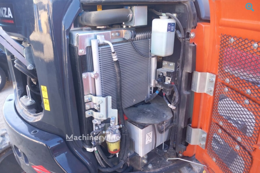 Мини-экскаватор Hitachi ZX33U-6