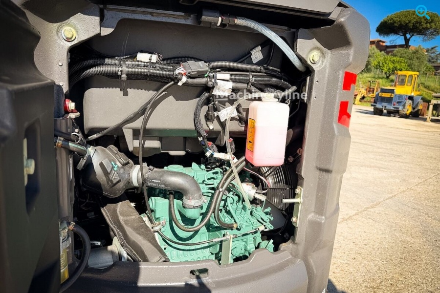 Мини-экскаватор Volvo ECR18E