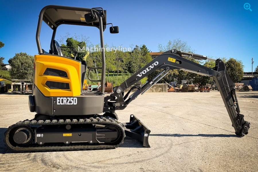 Мини-экскаватор Volvo ECR25D
