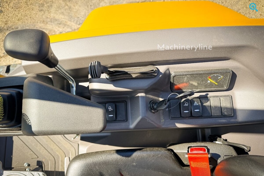 Мини-экскаватор Volvo ECR25D
