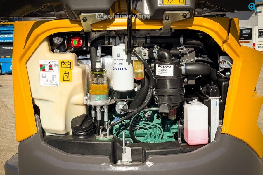 Мини-экскаватор Volvo ECR25D