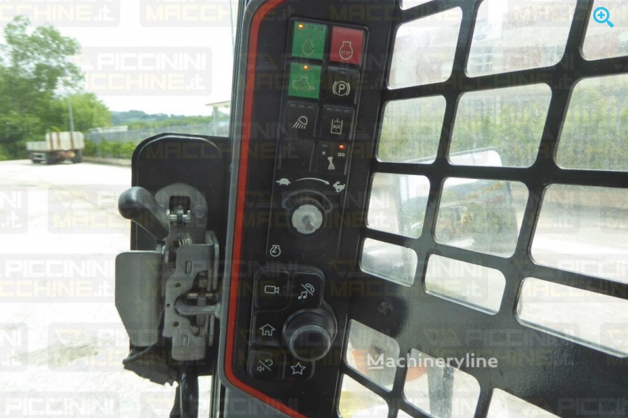 Мини-погрузчик Bobcat S76