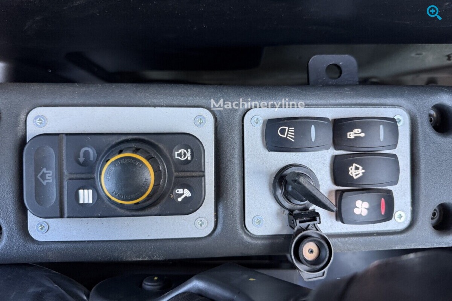 Гусеничный экскаватор JCB 205