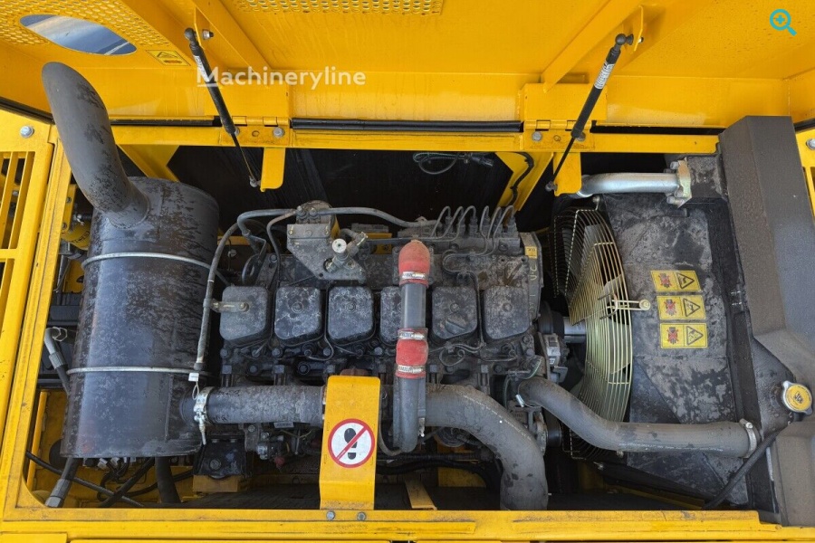 Гусеничный экскаватор JCB 205