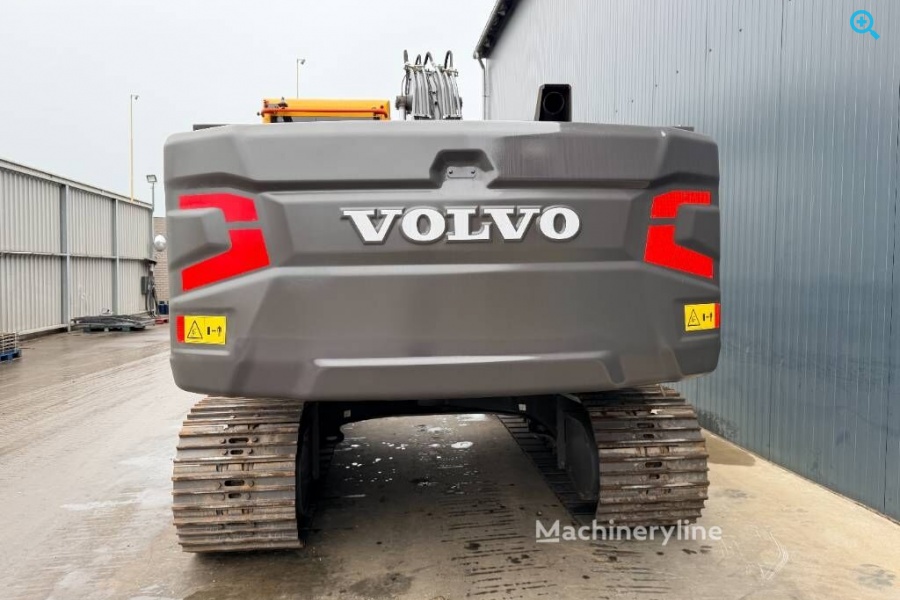 Гусеничный экскаватор Volvo EC210