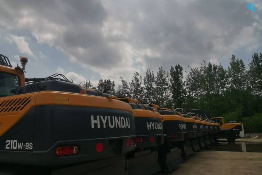 Колесный экскаватор Hyundai 180W-9S