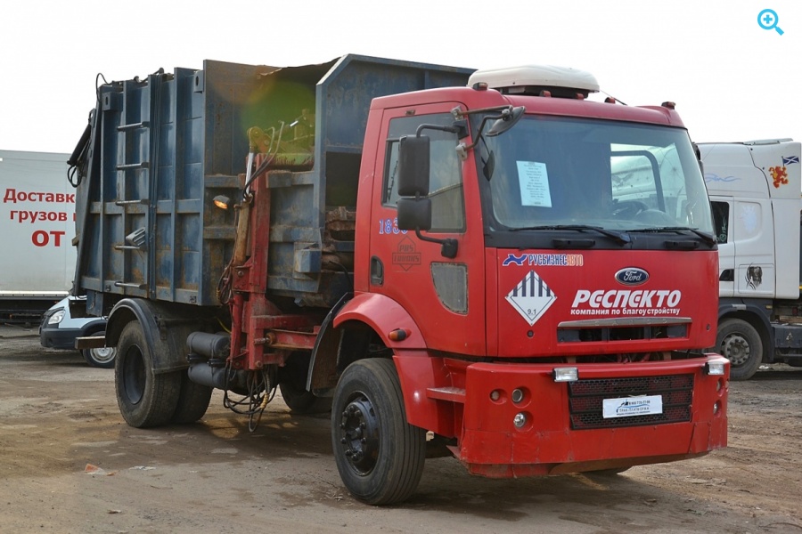 Мусоровоз МКМ-17305 с боковой загрузкой на шасси Ford Cargo CKK1