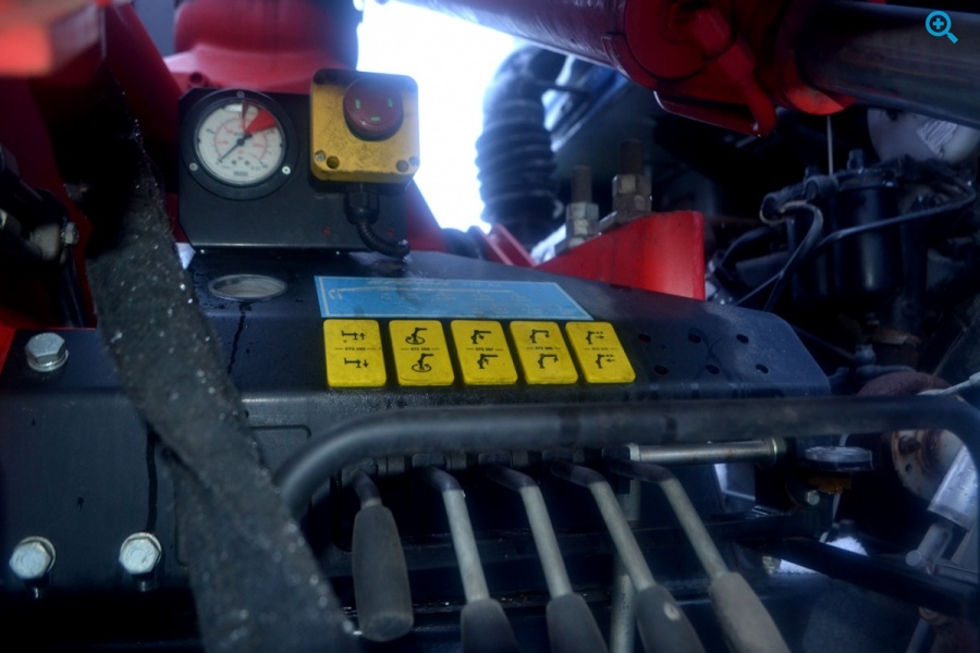 Грузовик бортовой с краном манипулятором SC 710 A2 Ferrari на базе Камаз 4326-15