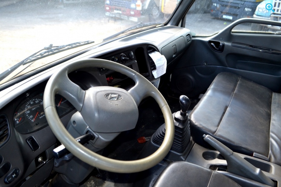 Грузовик Hyundai HD с Краном Манипулятором