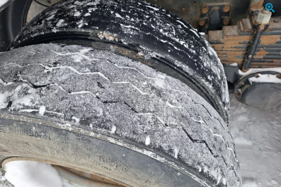 Ломoвоз КАMAЗ 65115 (62D235)