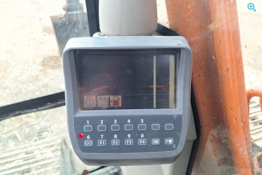 Габаритный экскаватор HITACHI ZX180 LCN-3 