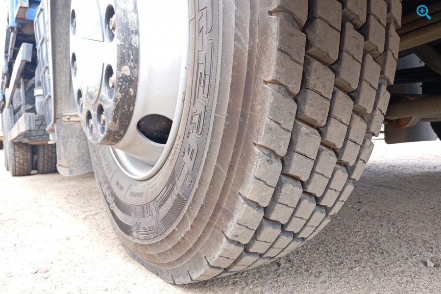 Бортовой КАМАЗ Т2431 на шасси 65117 с крано-манипуляторной установкой Hyundai HLC-5014