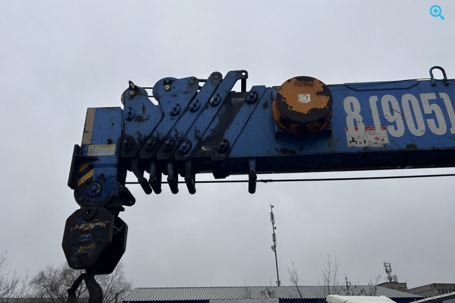 Бортовой грузовик КАМАЗ 65117 с КМУ DongYang