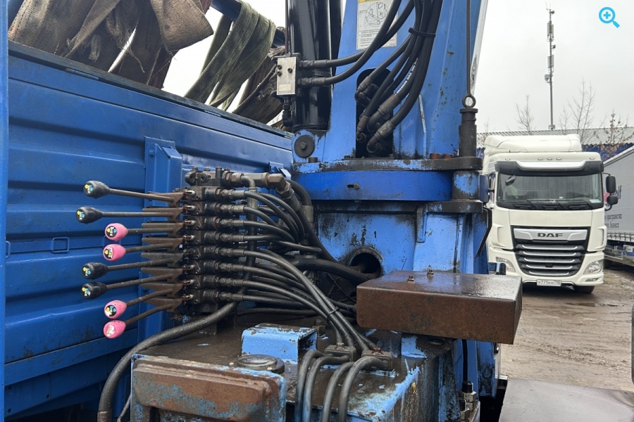 Бортовой грузовик КАМАЗ 65117 с КМУ DongYang