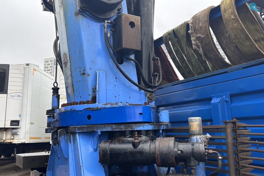 Бортовой грузовик КАМАЗ 65117 с КМУ DongYang