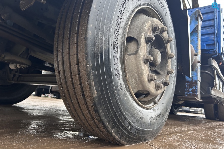 Бортовой грузовик КАМАЗ 65117 с КМУ DongYang