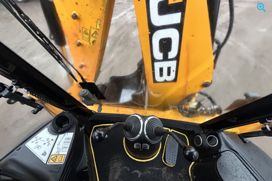 Экскаватор-погрузчик JCB 4CX 14H2WM.