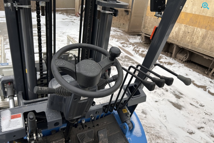 погрузчик TRF D20-3X5