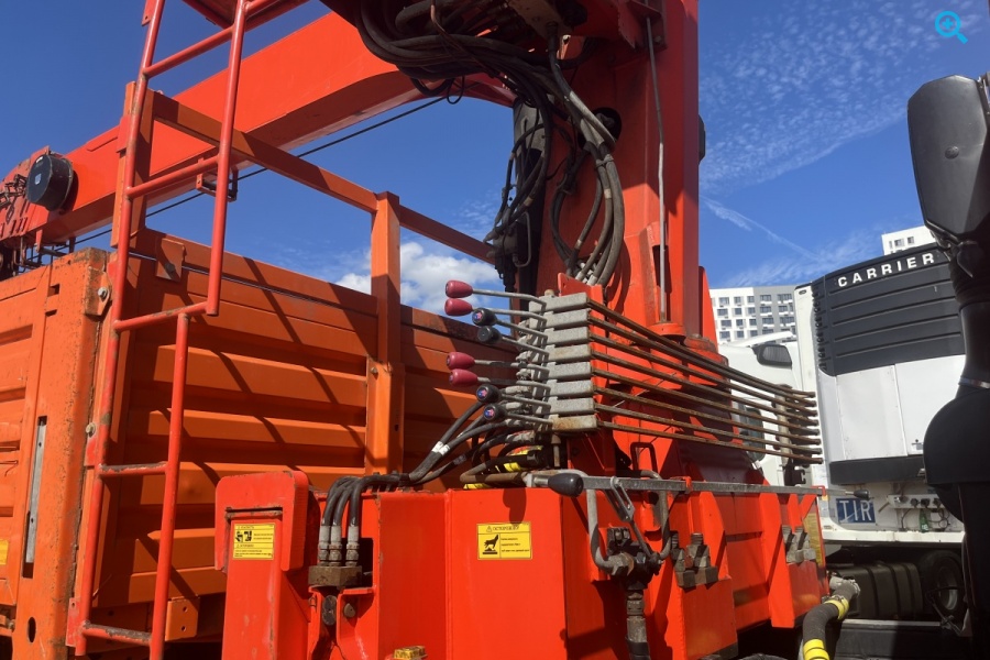 Бортовой полноприводный КАМАЗ-43118 с кран манипуляторной установкой  Kanglim KS 1256 G-2 