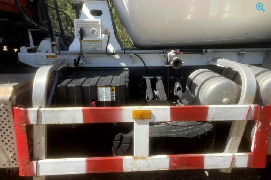 Автобетоносмеситель SHACMAN X3000