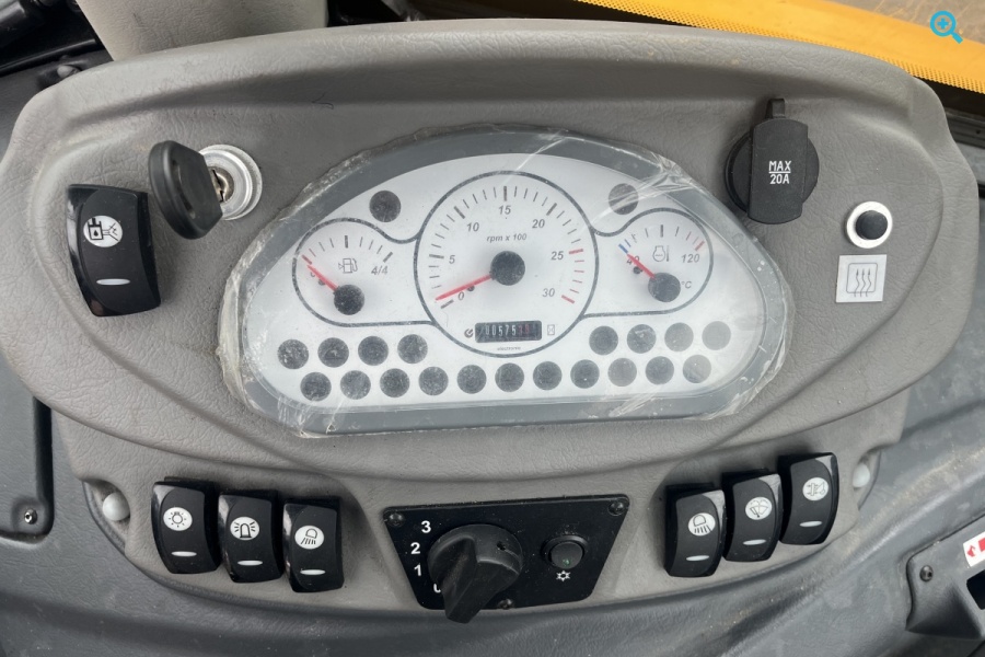 Экскаватор-погрузчик CUKUROVA 884