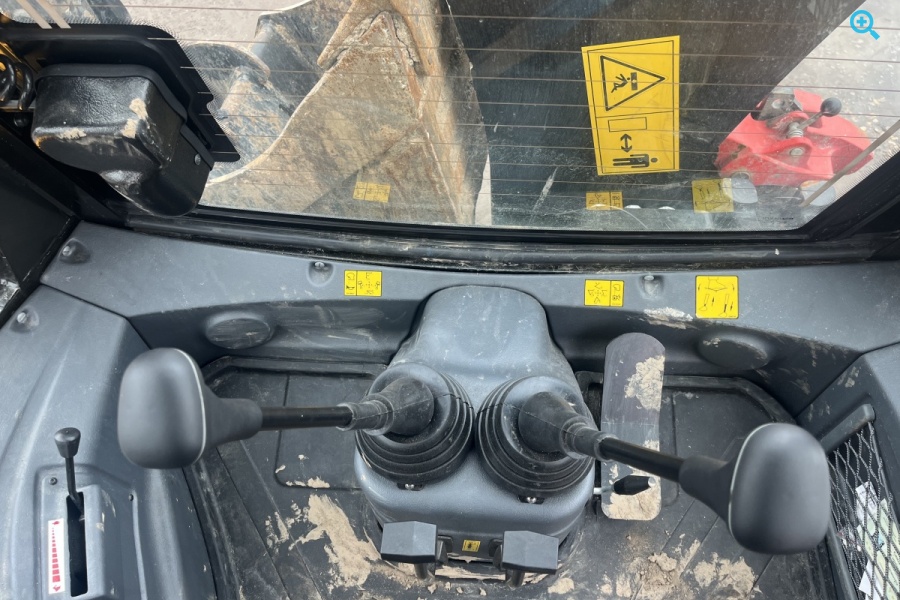 Экскаватор-погрузчик CUKUROVA 884