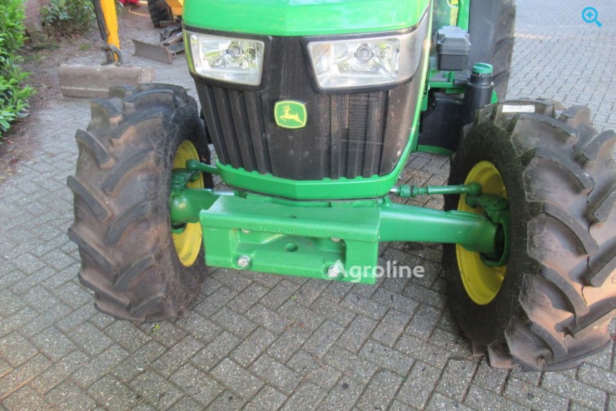 John Deere 5050e