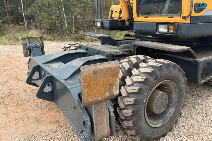 Колесный полноповоротный экскаватор Hyundai R180W-9S