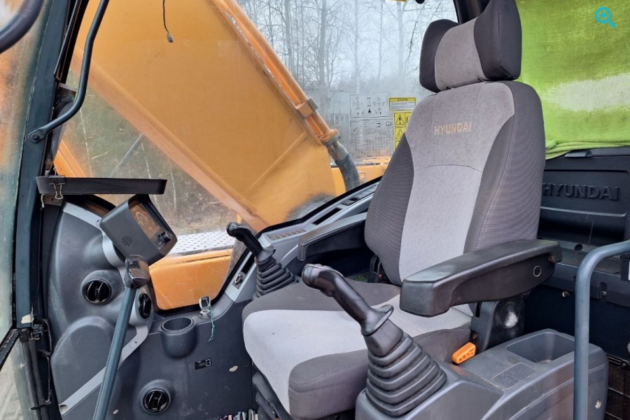 Гусеничный экскаватор Hyundai R260LC-9S