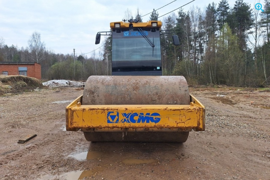 Каток XCMG XS123