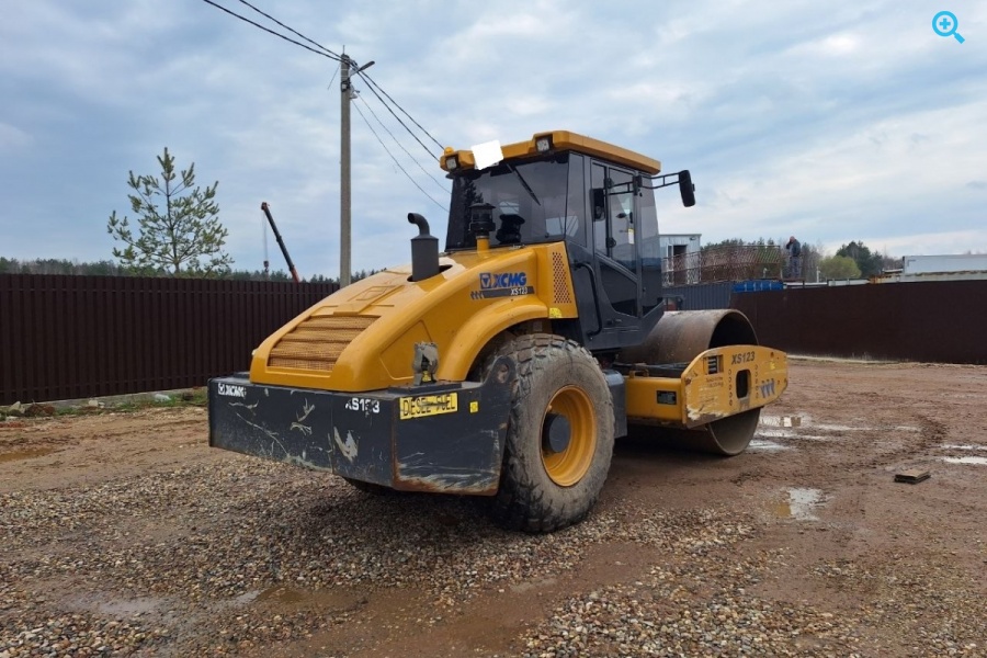 Каток XCMG XS123