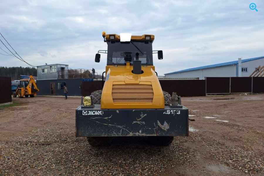 Каток XCMG XS123