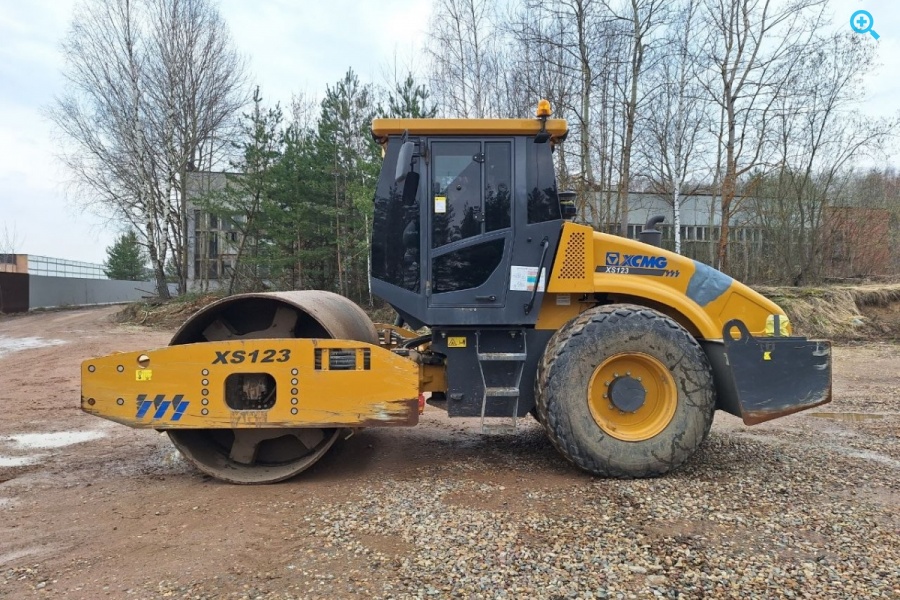 Каток XCMG XS123