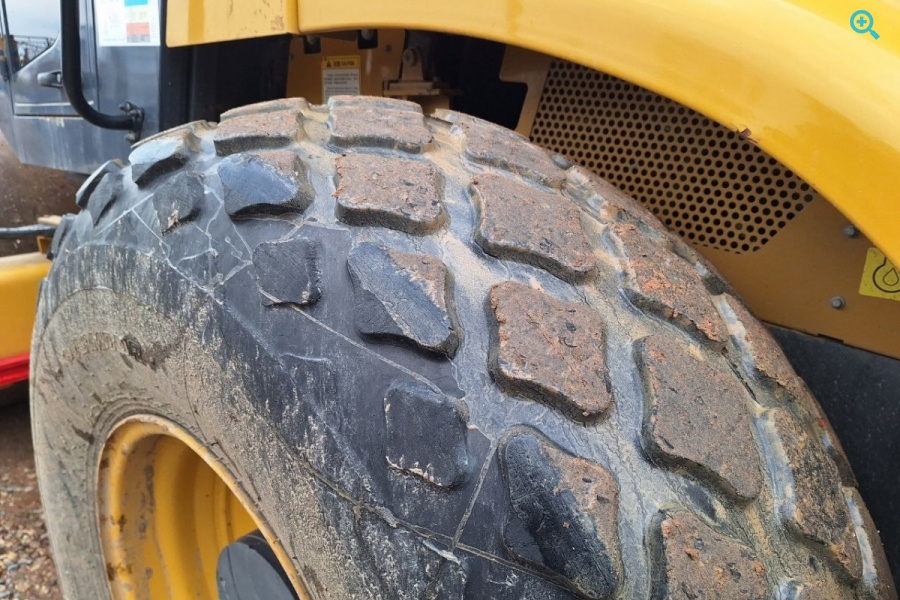 Каток XCMG XS123