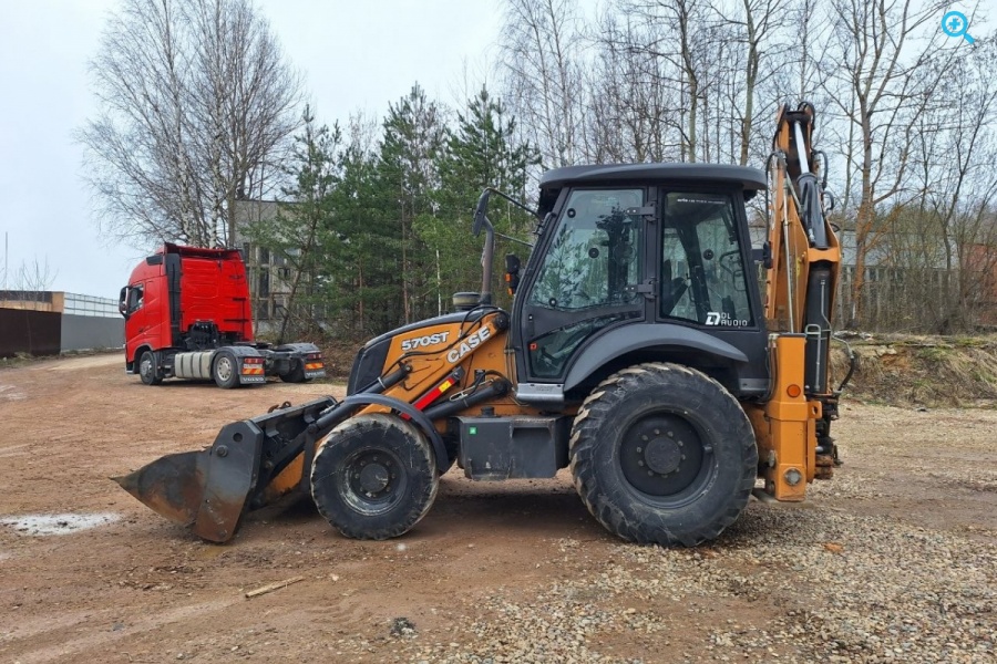 Case 570ST