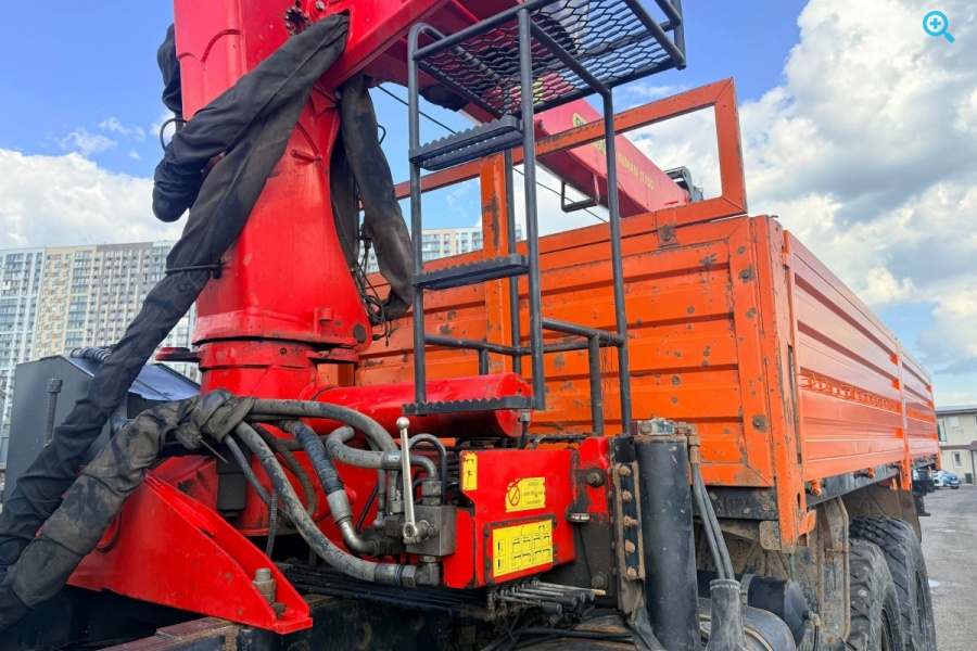 КАМАЗ-43118 оснащенный КМУ PALFINGER INMAN IT150.