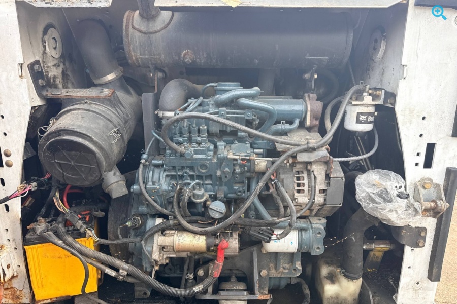 BOBCAT S570 (колёсный)