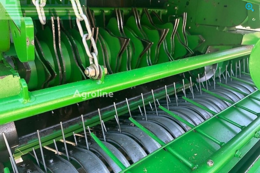 John Deere 864