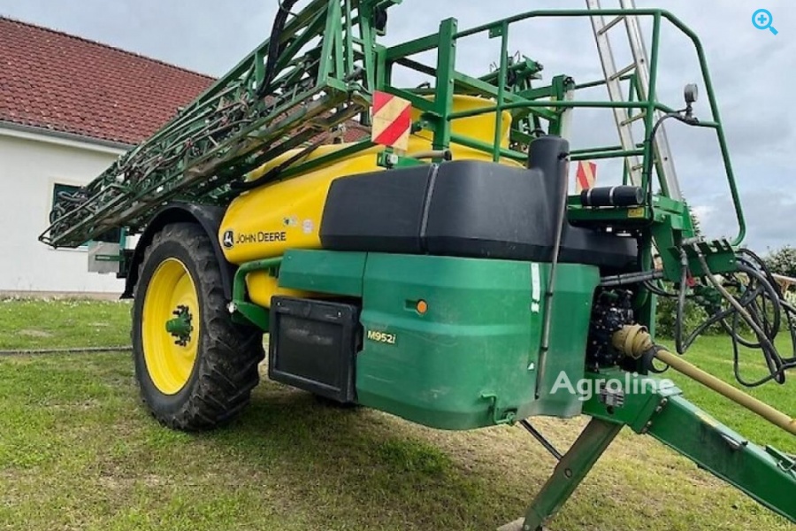 John Deere M952I 