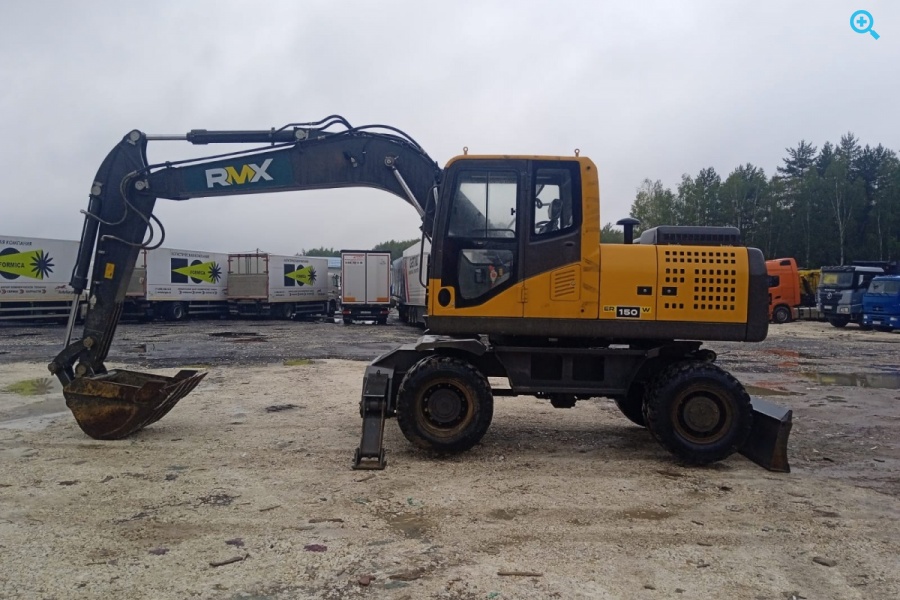 Колесный габаритный экскаватор RUNMAX ER150W