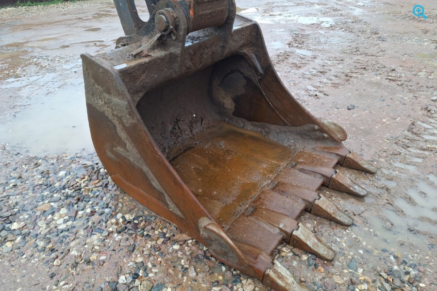 экскаватор Doosan 190WA.