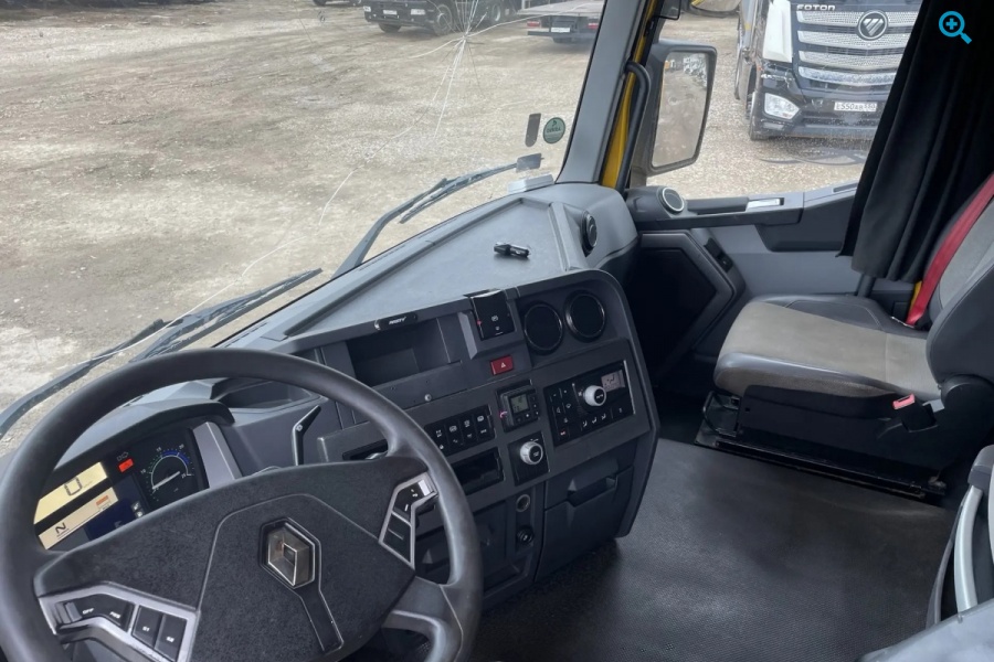 Renault T 4Х2