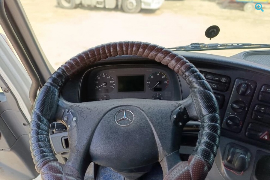 Mercedes Benz MB Actros 1844 MP3 (Mega space).