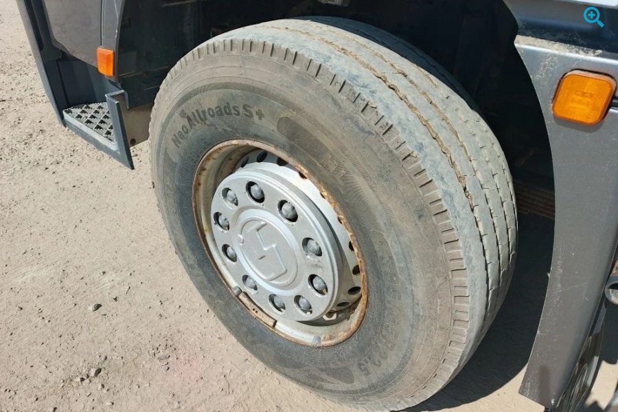 SHACMAN SX42584V324 6х4